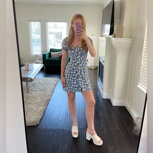 Princess Polly Size 2 Lt. Blue with White Flowers Button Up Mini Dress